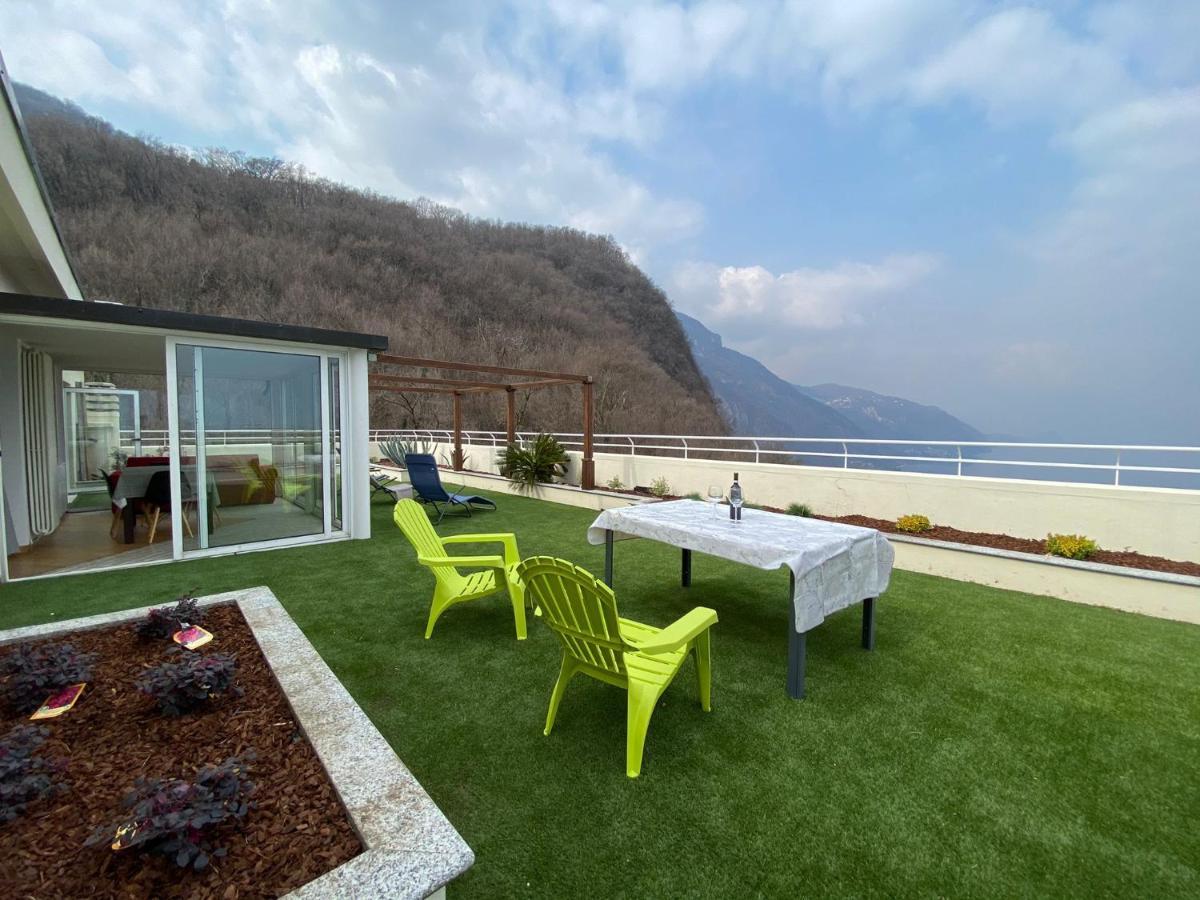 Attico With Big Terrace In Residence With Pool 瓦尔博若纳 外观 照片