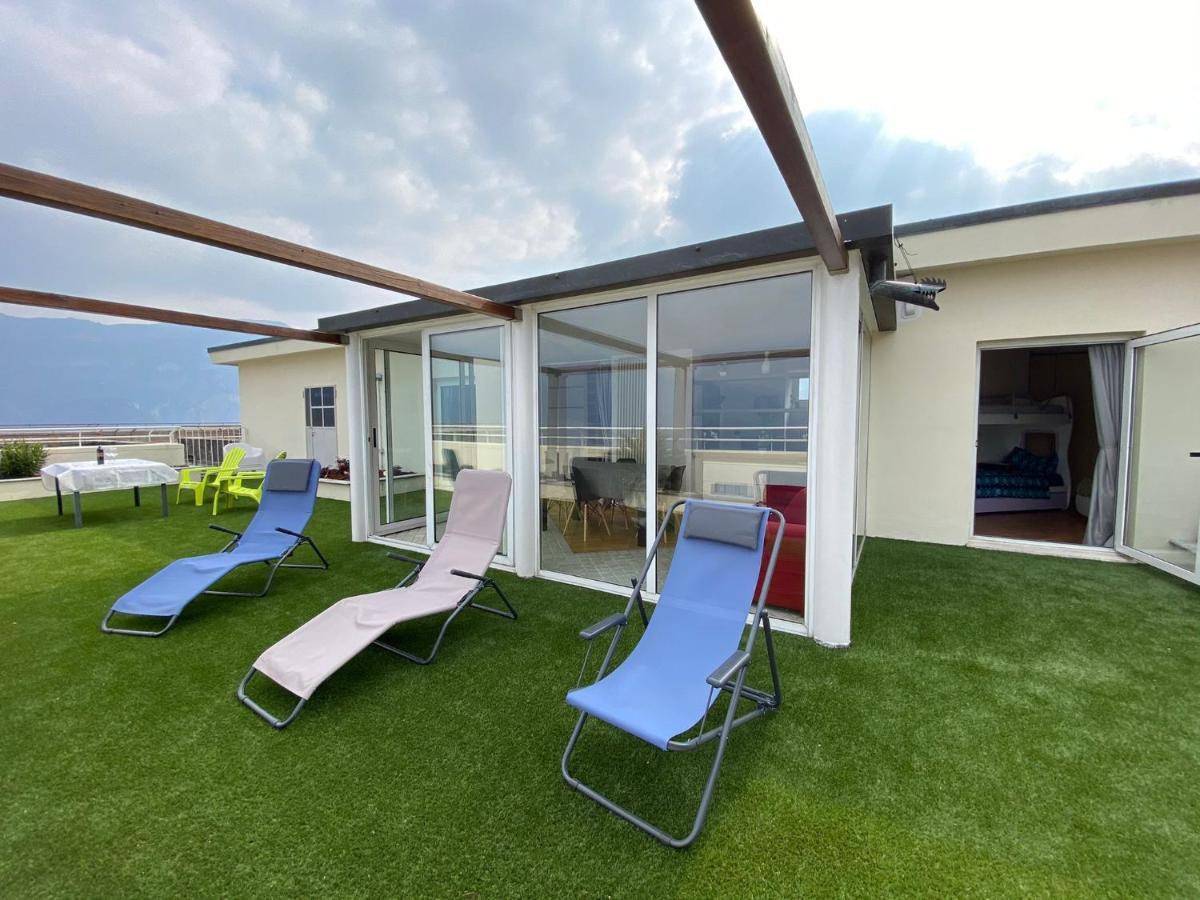 Attico With Big Terrace In Residence With Pool 瓦尔博若纳 外观 照片