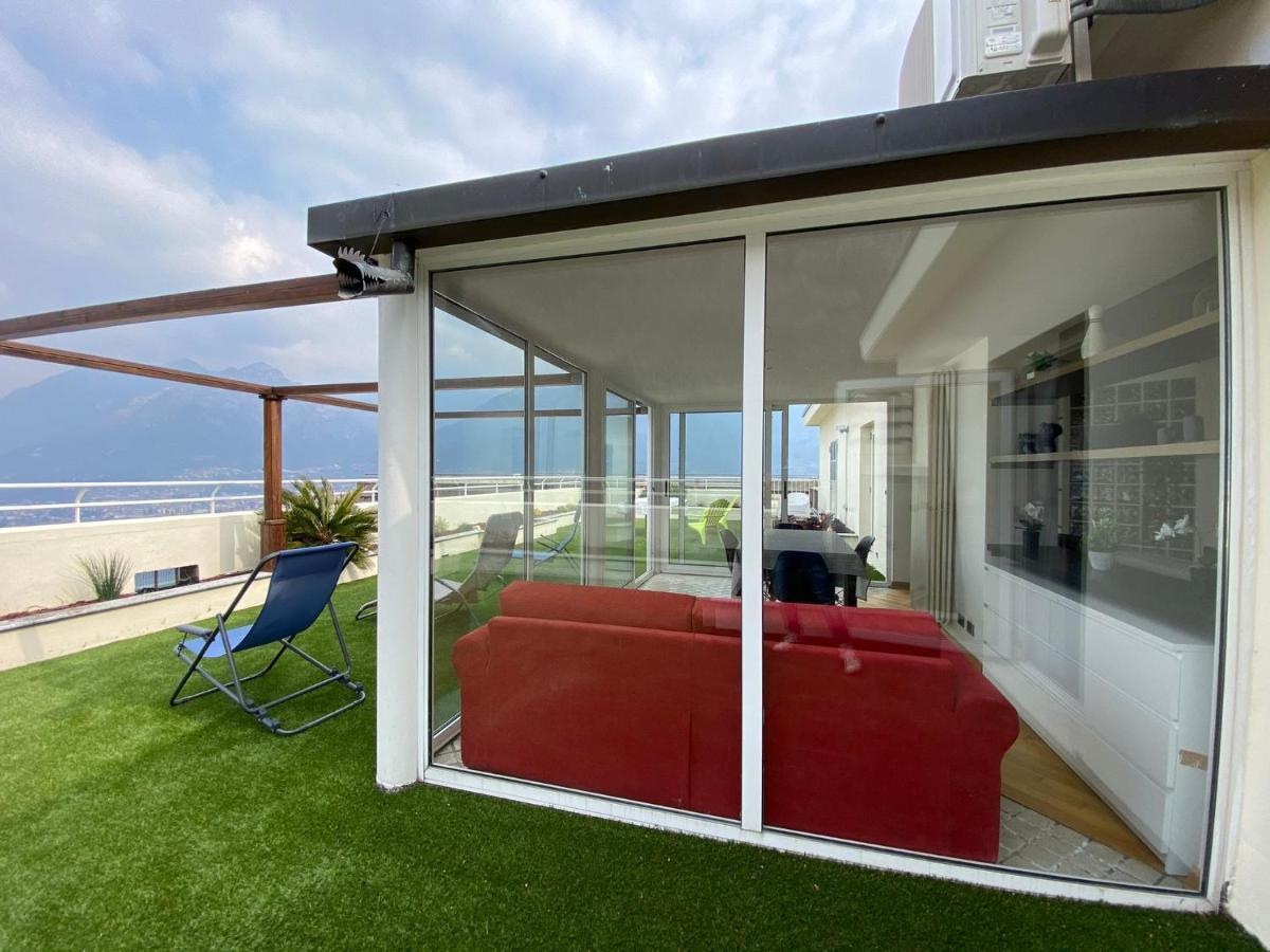 Attico With Big Terrace In Residence With Pool 瓦尔博若纳 外观 照片