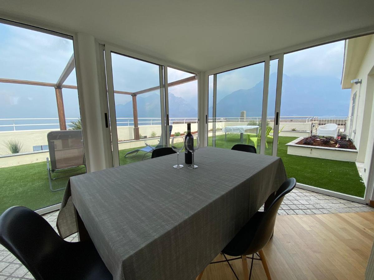 Attico With Big Terrace In Residence With Pool 瓦尔博若纳 外观 照片