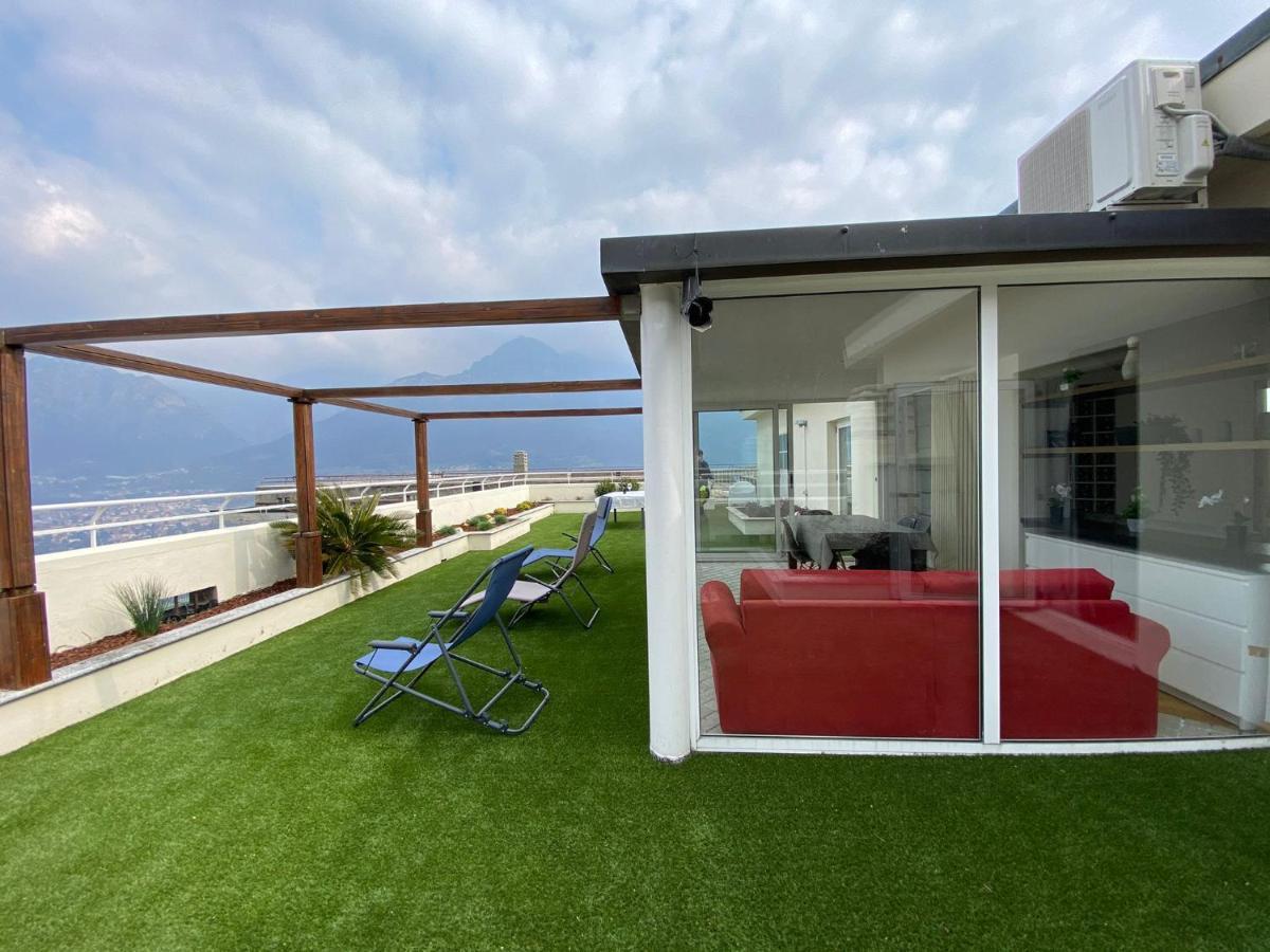 Attico With Big Terrace In Residence With Pool 瓦尔博若纳 外观 照片